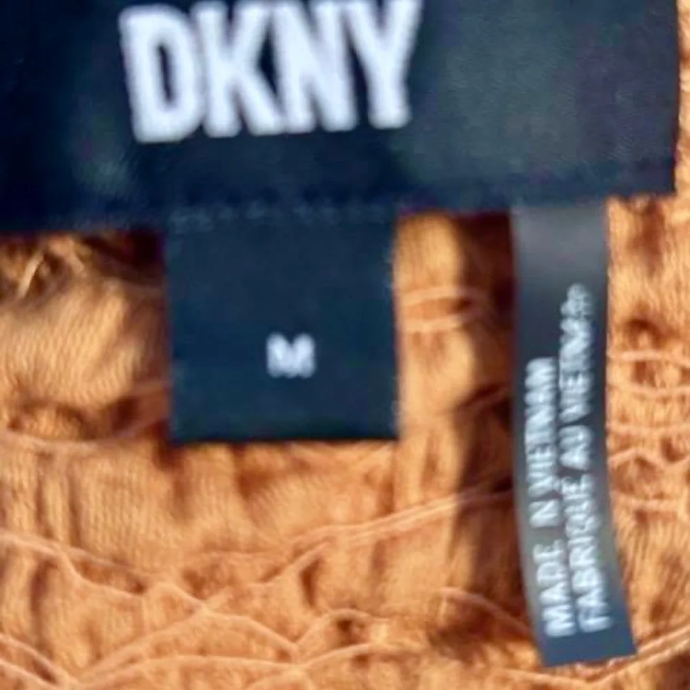 DKNY Yellow/Gold Ladies Short Sleeve Open Neck Top Sz M - Picture 4 of 4